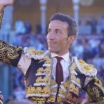 David de Miranda revienta la Feria de Abril y abre la primera Puerta del Príncipe del ciclo en una importante corrida de El Parralejo